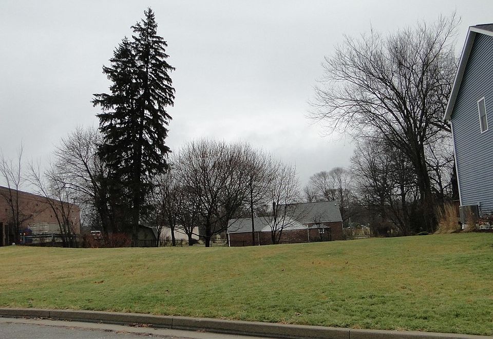 1st image of Glen Hollow St NW