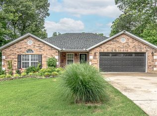 17 Melbourn Dr, Bella Vista, AR 72714