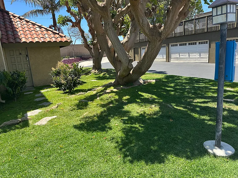 7668 Baypoint Dr #101 — Photo 24