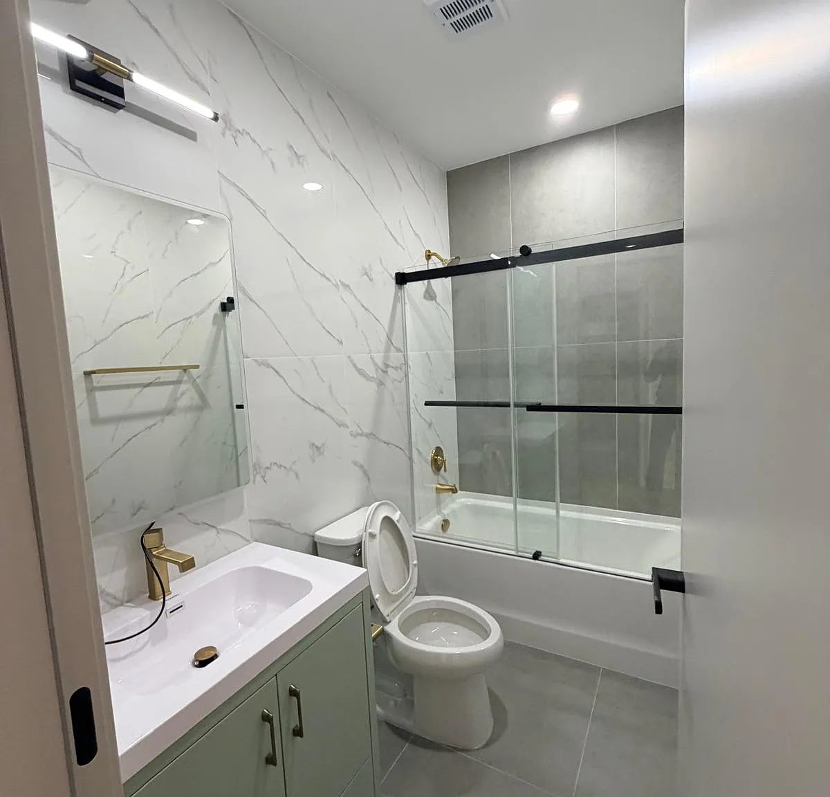 1 bed, 562 sqft, $2,600 — Photo 2