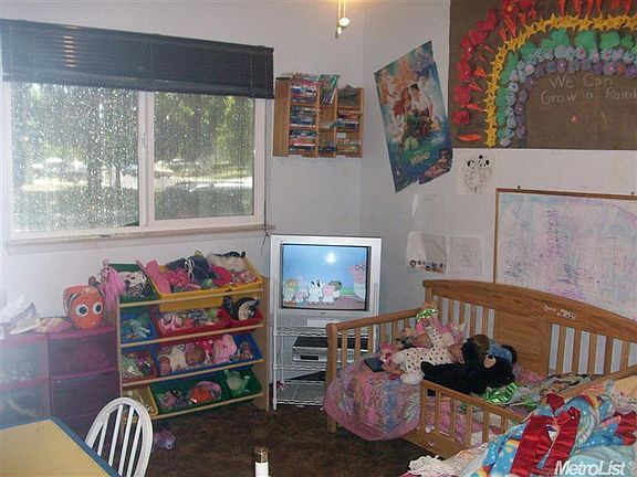 5th image of 2945 Renee Ct