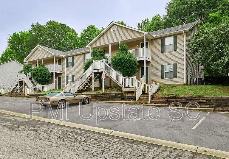 111 Charlestowne Way #B — Photo 17