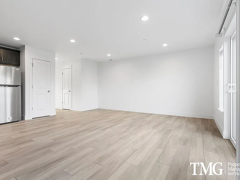 977 Creer Way #D-112 — Photo 36