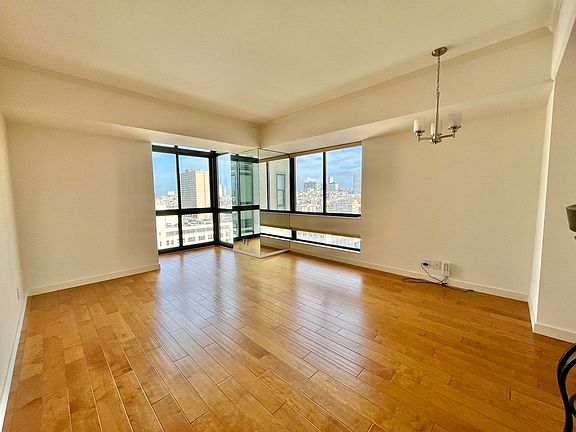 5th image of 1 Daniel Burnham Ct APT 1202