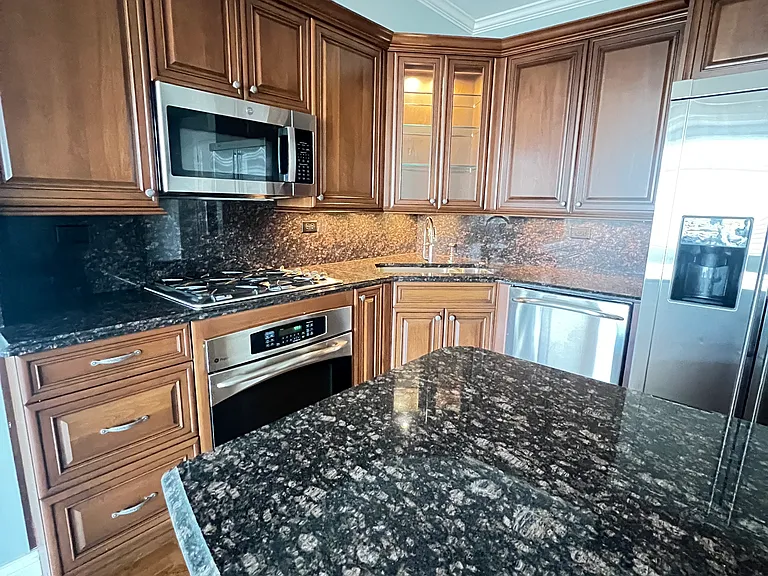 600 W Touhy Ave #401 — Photo 14