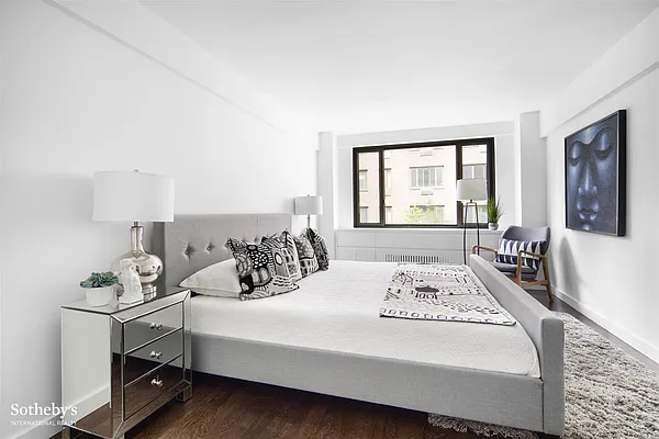 Sold by Sotheby's International Realty | media 3