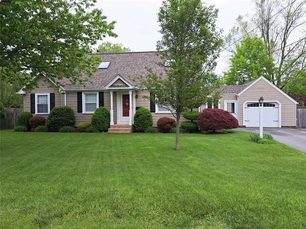 367 Long St, Warwick, RI 02886