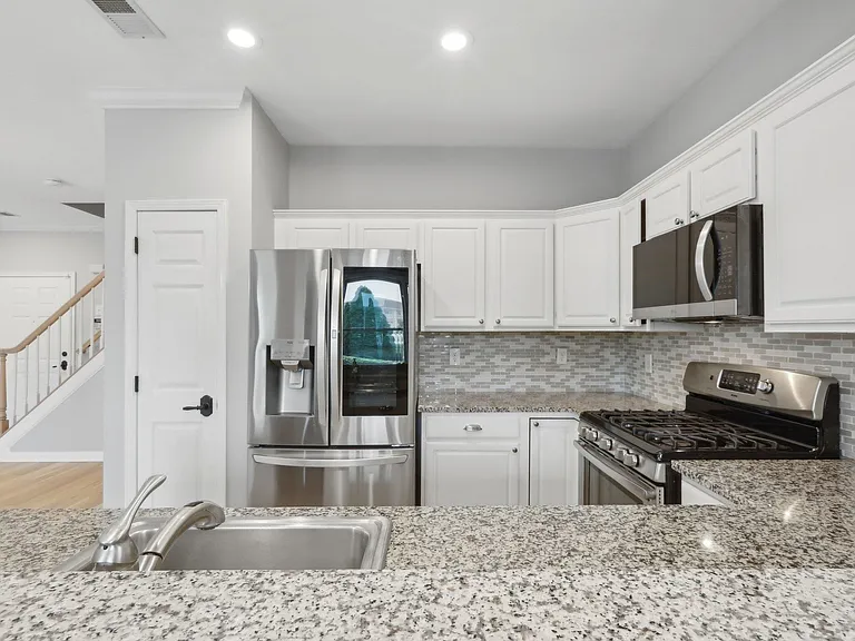 66 Lydia Dr #66 — Photo 4