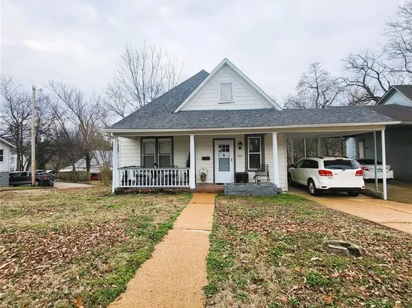1202 Spring St, Poplar Bluff, MO 63901