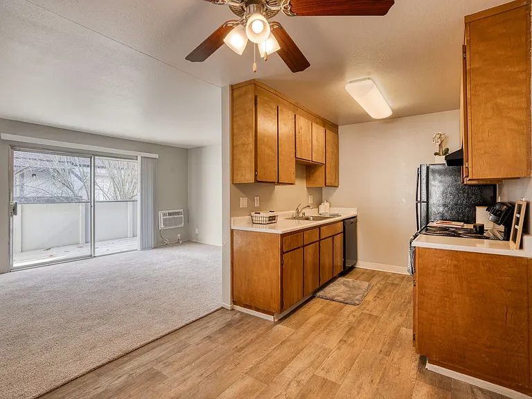Kentwood Apartments — Photo 79