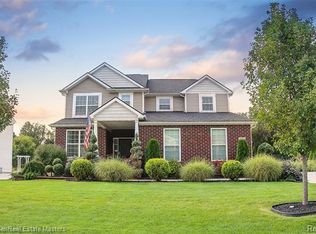 10700 Bouldercrest Dr, South Lyon, MI 48178