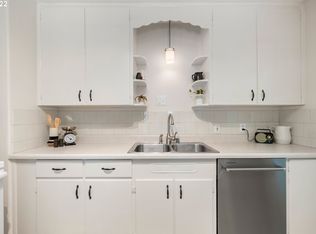 7406 SE Henry St, Portland, OR 97206