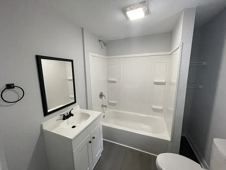 1621 Dora St — Photo 4