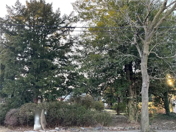 47 Albemarle Pl, Yonkers, NY 10701