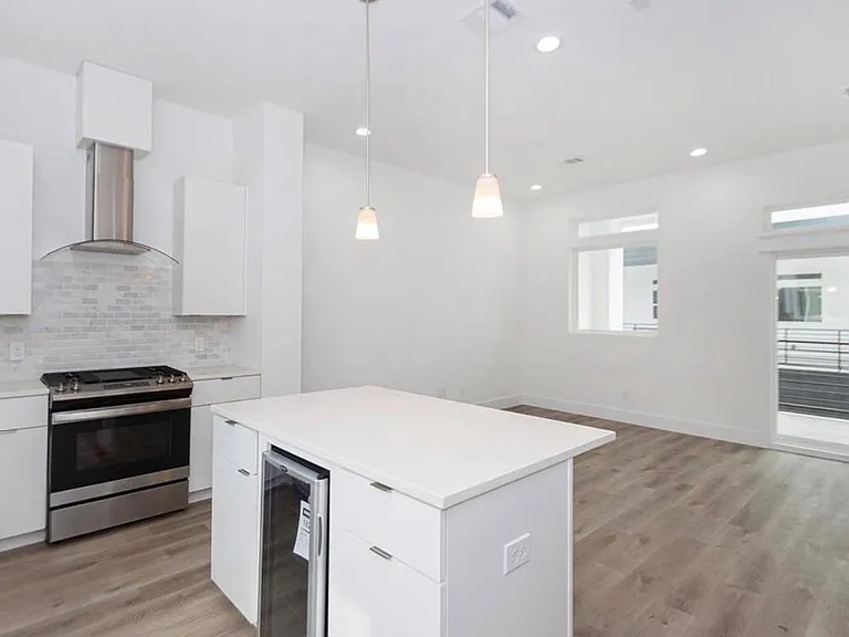 505 Schweikhardt St — Photo 4