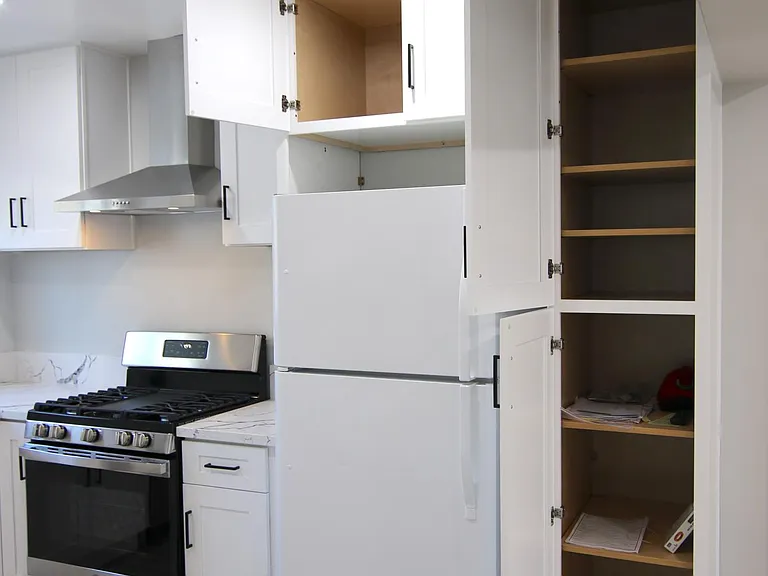 120 Roswell Ave #12 — Photo 57