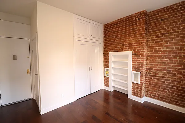 Rented by Corcoran | media 28