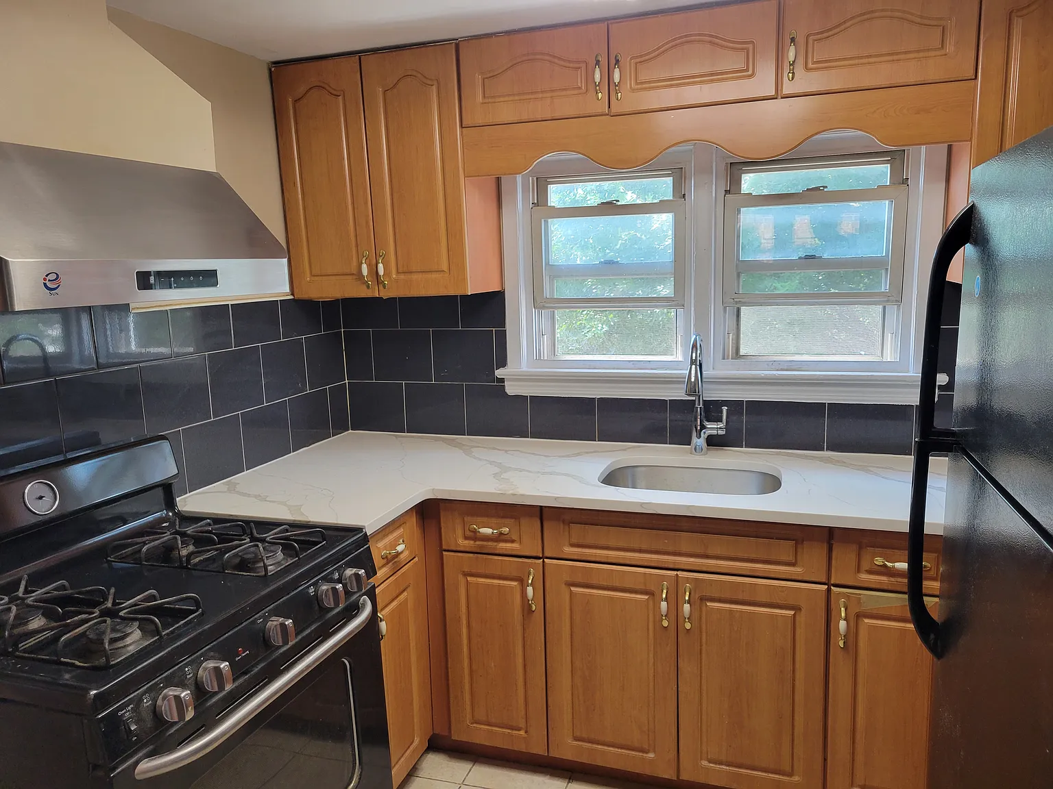 2 bed, 900 sqft, $2,500 — Photo 4