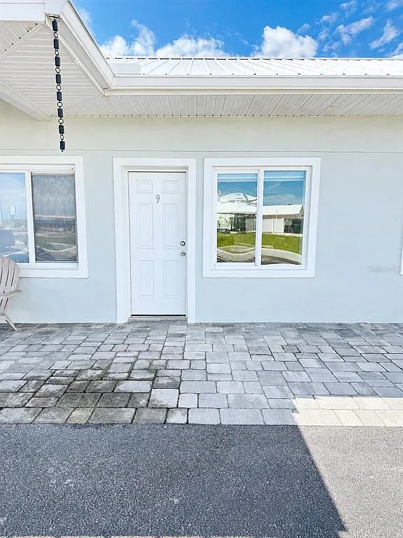1 bed, 1.0 bath, 215 sqft, $1,200 — Photo 2