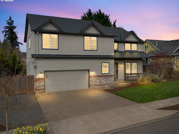 19221 Windmill Dr, Oregon City, OR 97045