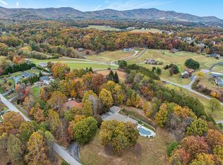 294 Heritage Dr, Blue Ridge, VA 24064