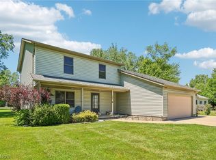 964 Dock Rd, Madison, OH 44057