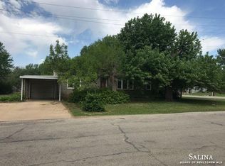 622 Webb St, Ellsworth, KS 67439