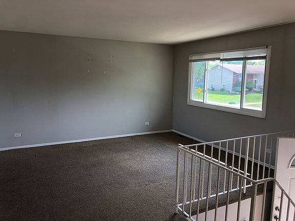 3rd image of 17731 Yale Ln