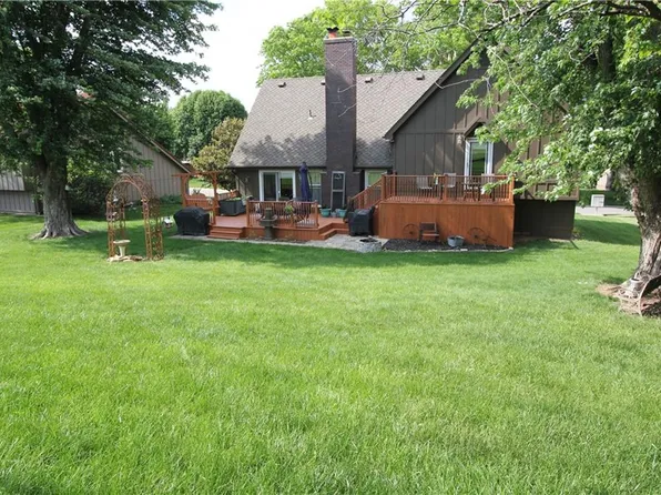 3711 NE Beechwood Dr, Lees Summit, MO 64064