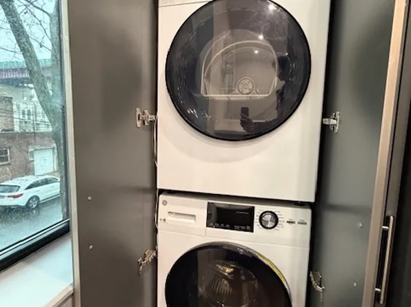 22-75 28th Street image 4 of 7