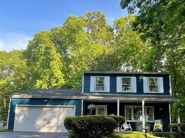 2348 Valley View Rd, Hermitage, PA 16148