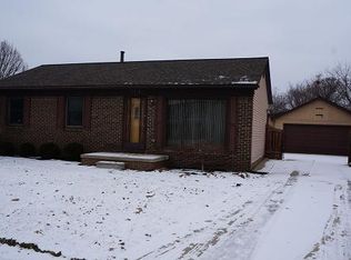 19018 Forrest Hill Dr, Woodhaven, MI 48183