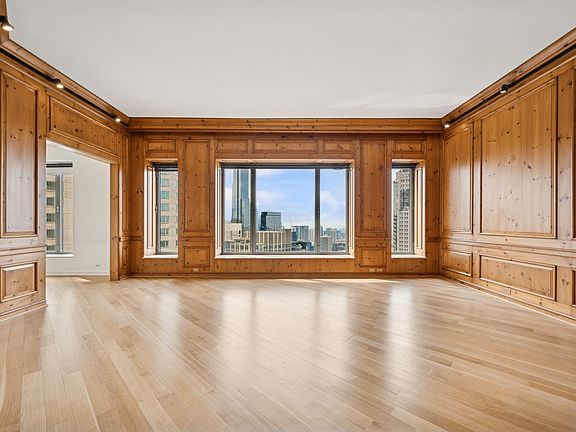 5th image of 950 N Michigan Ave APT 4401