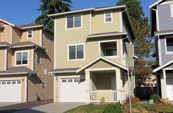 5th image of 8411 42nd Dr NE