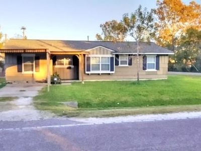 100 Greendell St, Highlands, TX, 77562