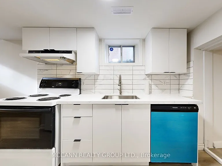 496 Northcliffe Blvd #BASEMENT — Photo 7