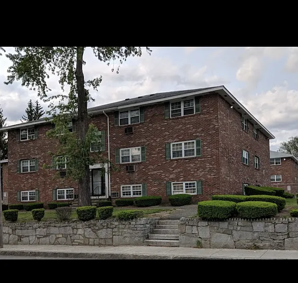 345-381 Hildreth St — Photo 1