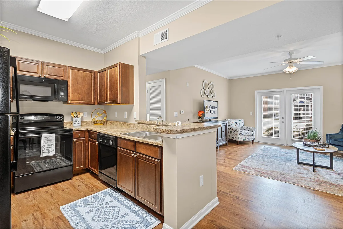 Building Photo - Cypress Cove Apartment Homes