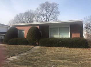 5487 N Milwaukee River Pkwy, Milwaukee, WI 53209