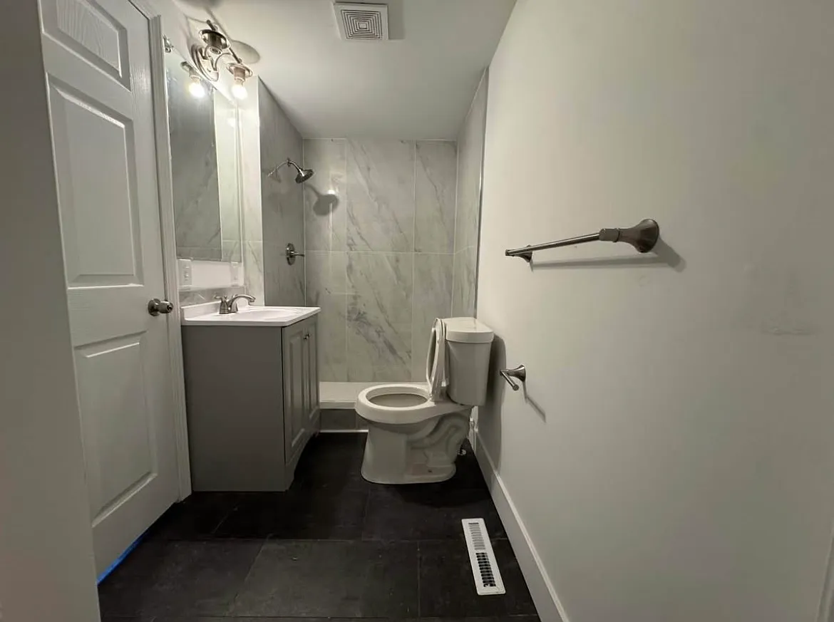 3 bed, 998 sqft, $1,200 — Photo 3