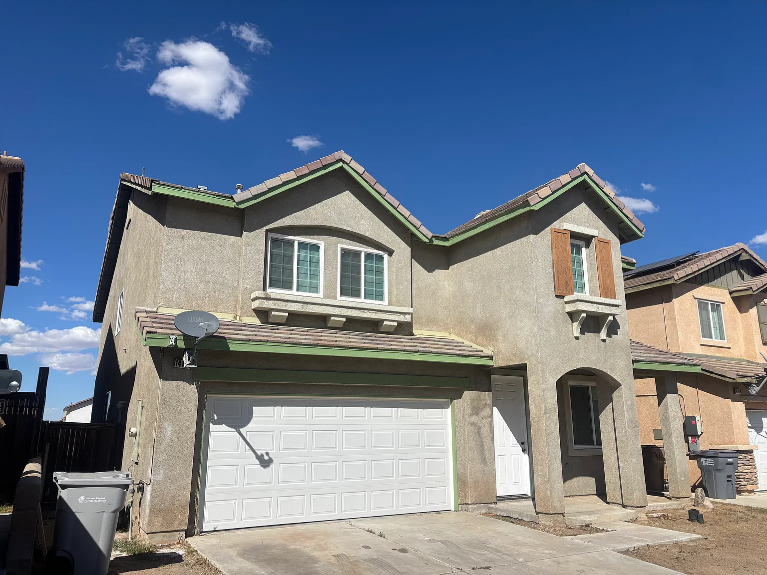 5 bed, 2787 sqft, $3,200 — Photo 2