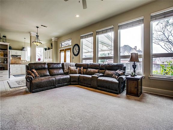 4th image of 3413 Windridge Dr
