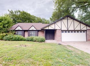 2704 Wilderness Dr N, College Station, TX 77845