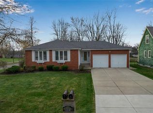 6 Shady Grove Dr, East Amherst, NY 14051