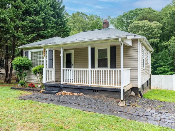 1036 20th St NE, Hickory, NC 28601