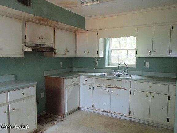 4th image of 2215 Walden Drive