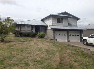 1053 Cloverdale Rd #B, Kalama, WA 98625