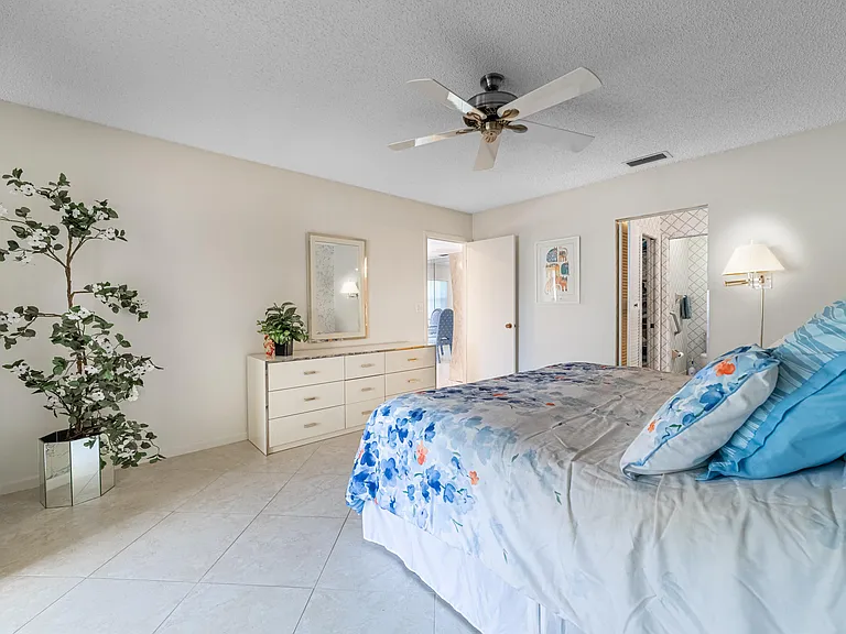 797 NW 32nd Ave — Photo 17