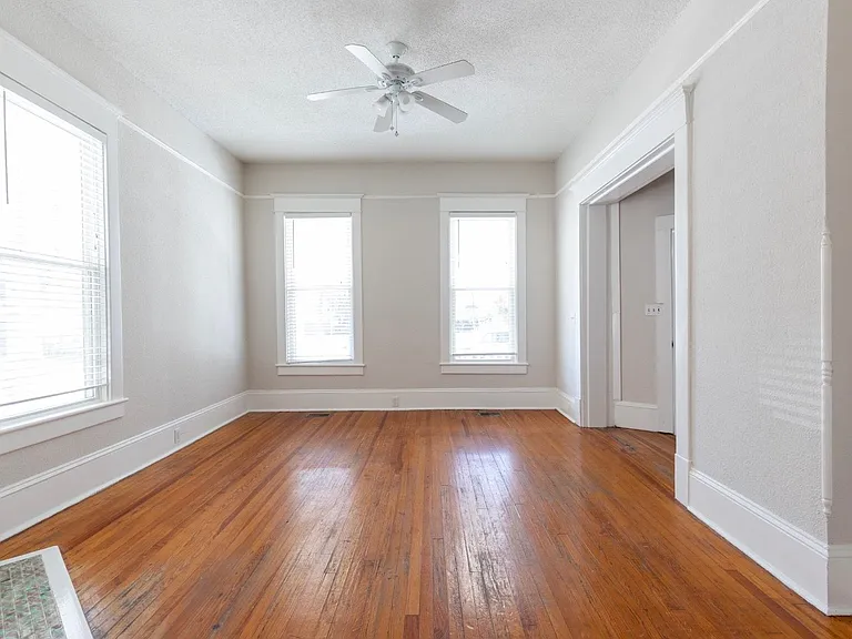 1016 E Anderson St — Photo 7