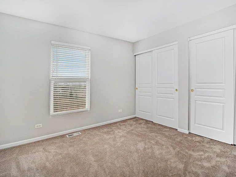 409 Metropolitan St — Photo 19